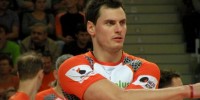 Mistrz Europy wstępuje w żółto niebieskie-szeregi